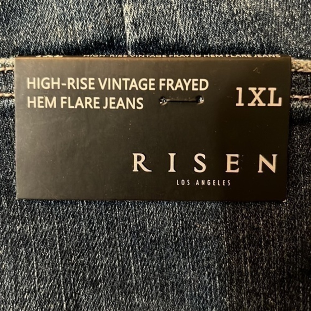 Resin one XL high rise, vintage, frayed bell bottom, jeans, new with tag - Picture 3 of 3